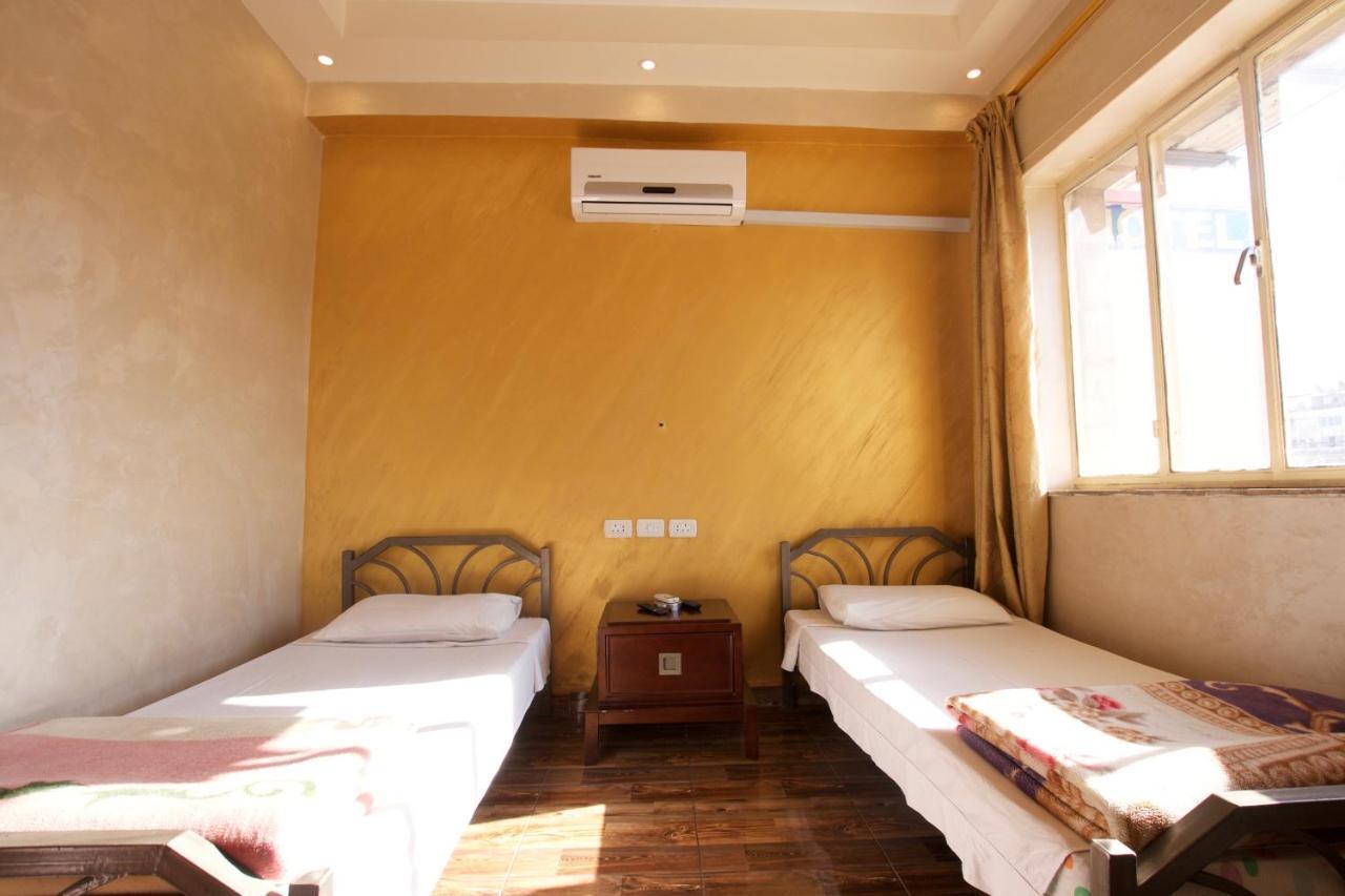 Erasmus Student House By Sunrise Hostel Amman Exterior foto